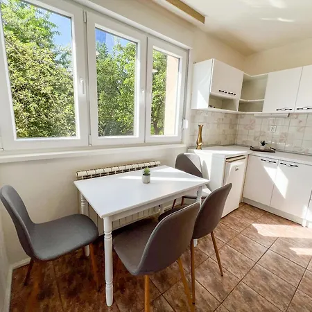 Zen - Quiet Comfort Apartment *